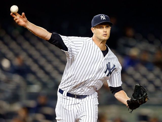 Retired reliever Chris Leroux named 'The Bachelor Canada'
