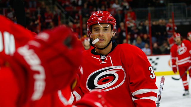 Hurricanes sign Derek Ryan to 1-year, $1.425M contract