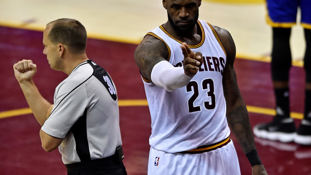 Watch: LeBron goes off the glass to himself for alley-oop