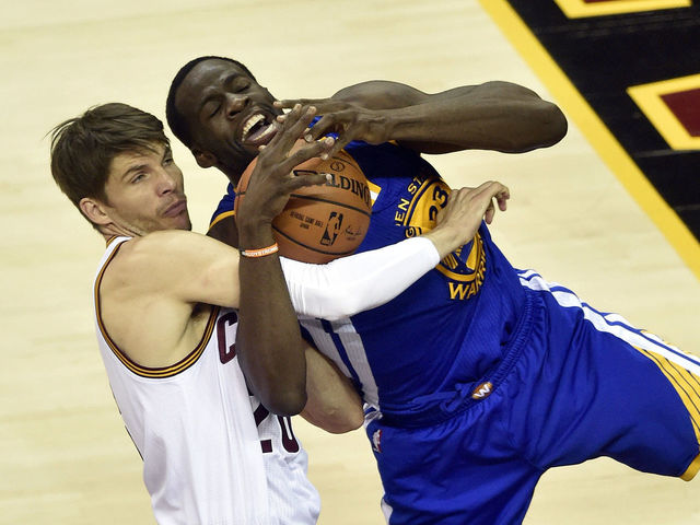 Watch: Cavs fans chant 'Draymond sucks' to his great delight