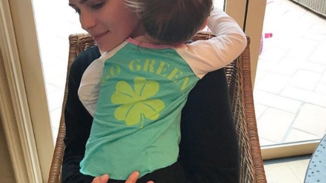 Gordon Hayward's daughter wears shamrock shirt, internet goes wild