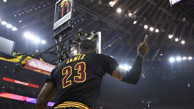 LeBron becomes 1st player to average triple-double in Finals series