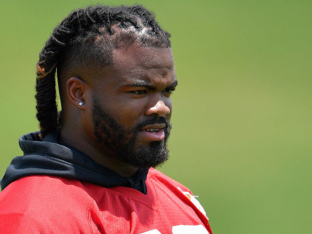 Report: Falcons' Poe earns $125K for weighing less than 330 lbs at camp