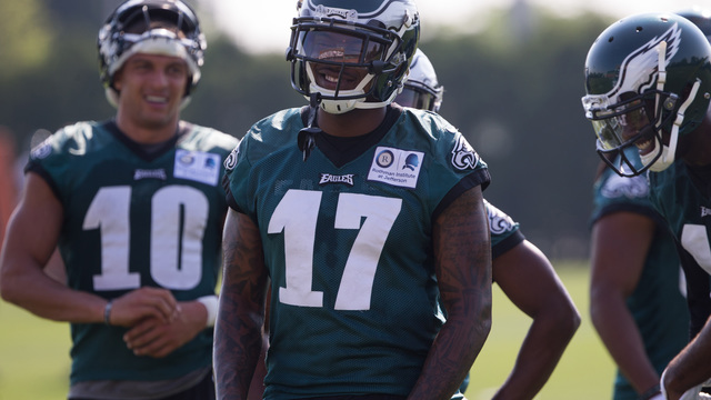 Watch: Eagles' Jeffery throws down between-the-legs dunk