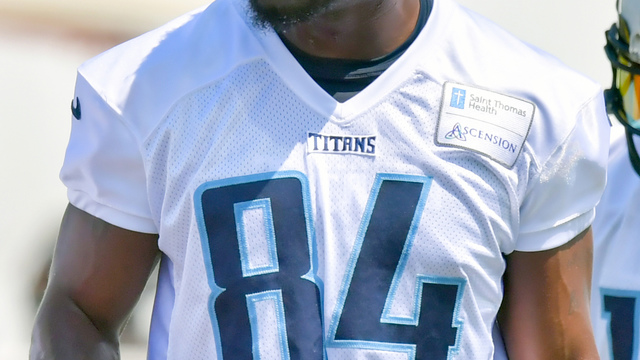 Titans rookie Corey Davis out at least 1 week with hamstring injury