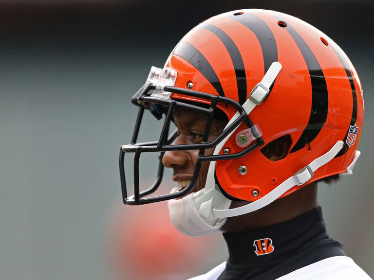Joe Mixon listed behind Hill, Bernard, Peerman on Bengals' 1st depth