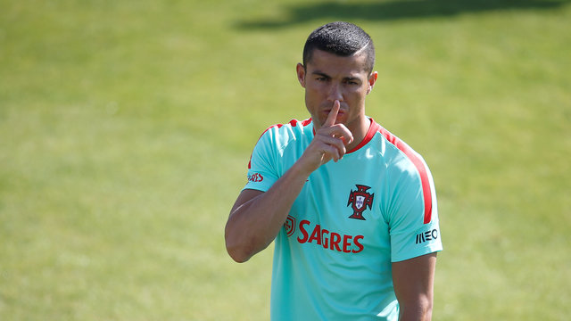 Real Madrid, agency deny allegations of Ronaldo tax dodging