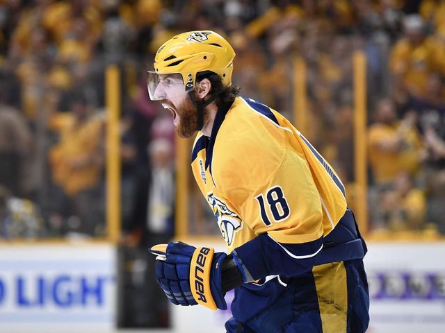 Predators' Neal played final 2 rounds with broken hand