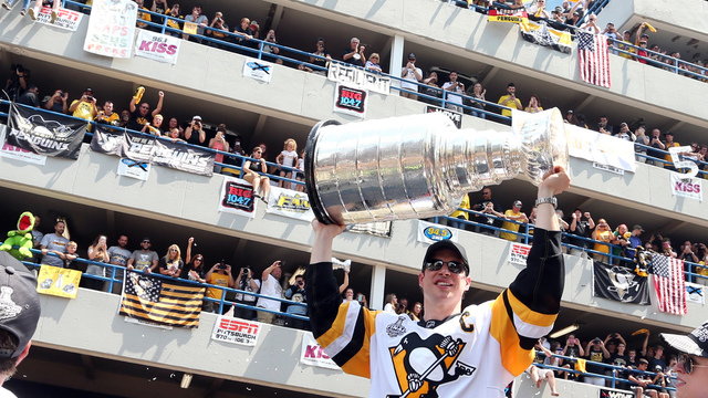 Look: Crosby treats local veterans, kids to Stanley Cup visit