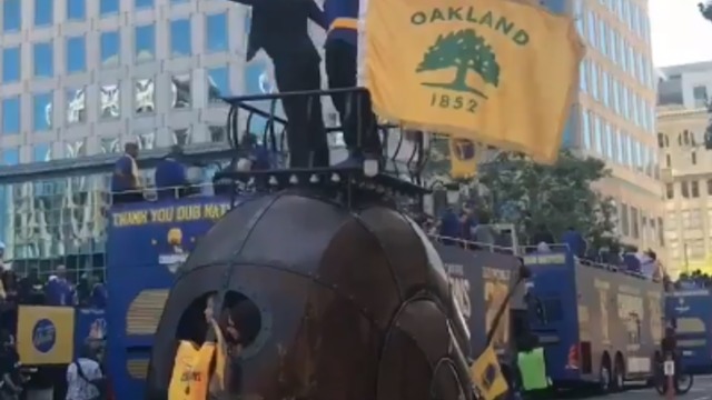 Watch: MC Hammer, Oakland mayor ride motorized snail at Warriors parade