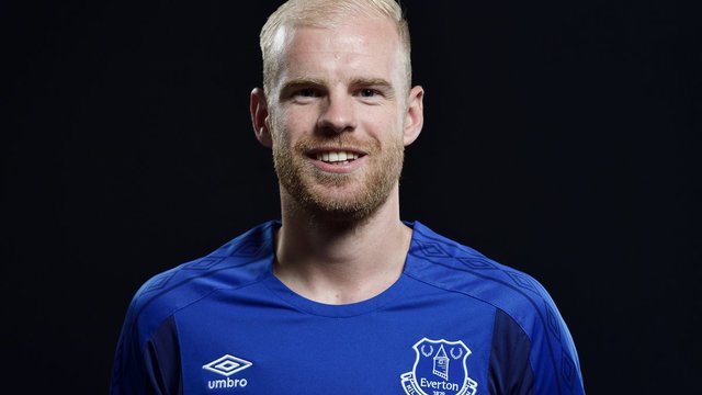 Everton secures €27M move for Klaassen from Ajax