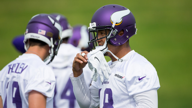Vikings' Floyd blames failed alcohol test on kombucha tea