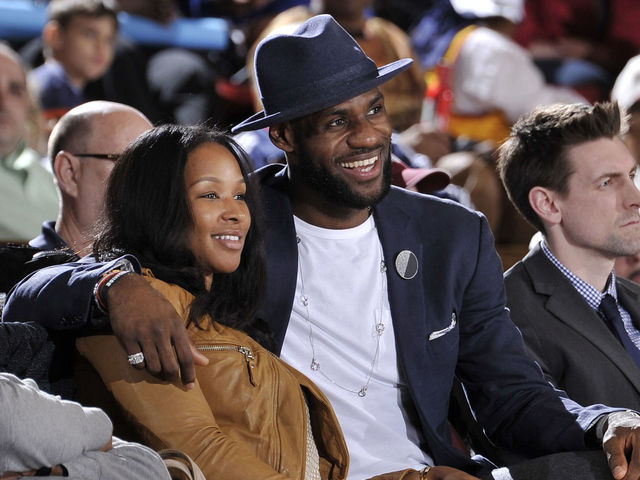 Report: LeBron's wife would prefer to live in Los Angeles full time