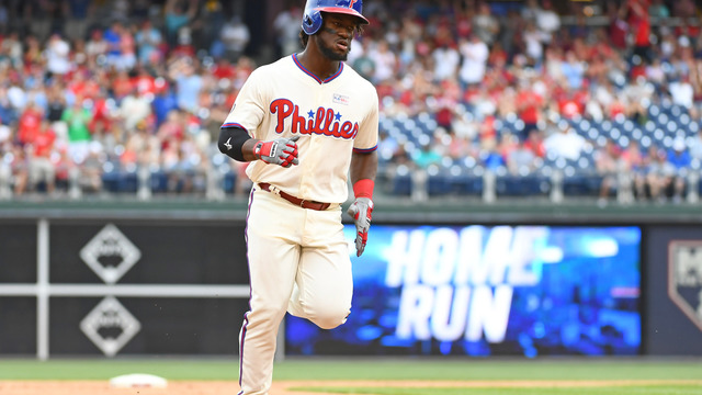 Watch: Herrera pulled from game after baserunning blunder