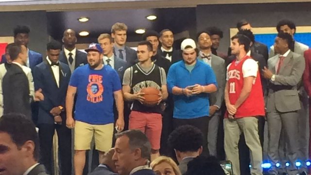 Fan dons 'Fire Dolan' shirt while posing with NBA draft class
