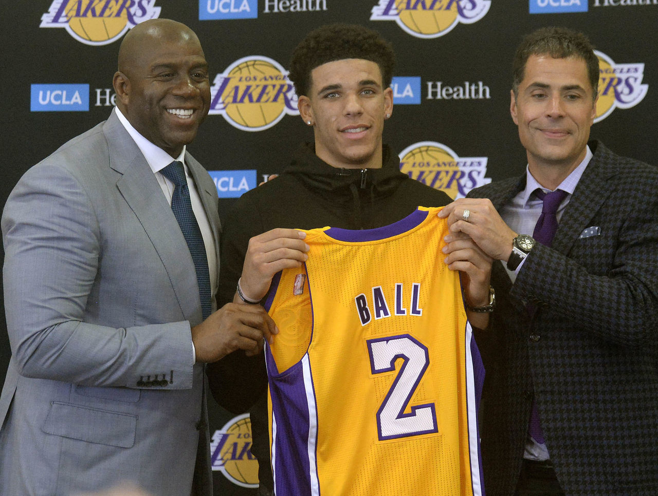 Lakers Gm Compares Ball To Brady Rodgers Thescore Com