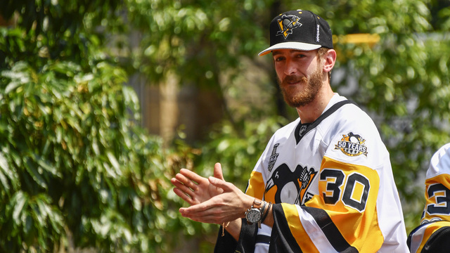 Look: Murray chirps country star with brilliant caption on signed jersey