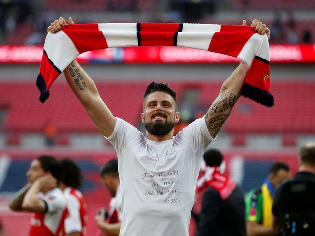 Lyon president interested in Arsenal's Giroud, sets Lacazette price at €65M