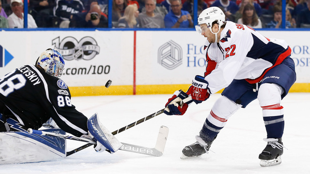 Report: Lightning reach out to Shattenkirk