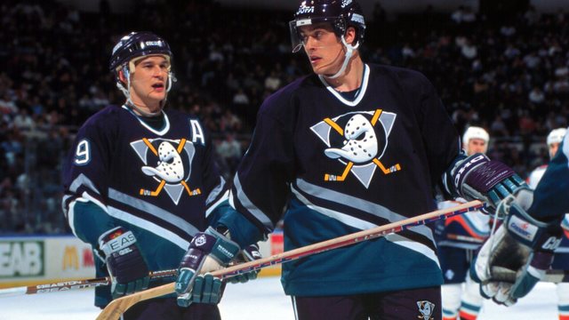 Selanne, Kariya, Andreychuk headline 2017 Hockey Hall of Fame inductees