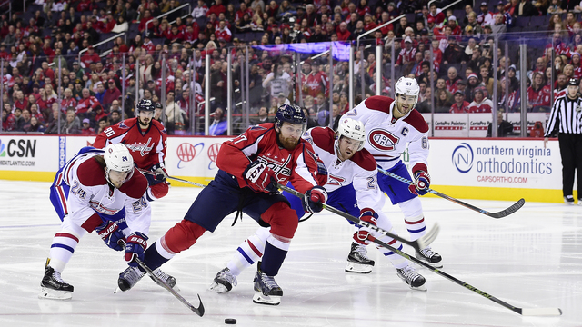 Report: Blackhawks, Canadiens among teams interested in Alzner