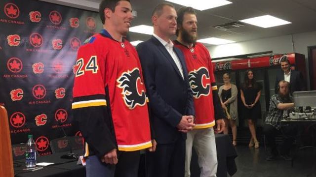 Mike Smith quips he's excited to pass to players who 'can actually score'