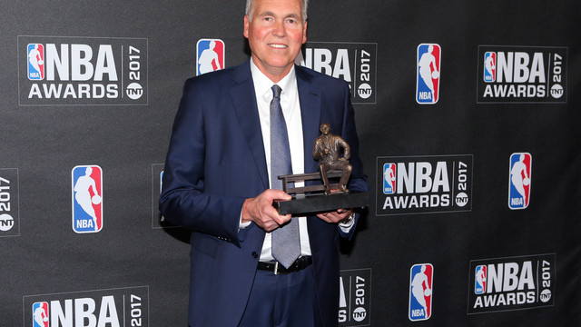 Mike D'Antoni wins Coach of the Year for 2nd time