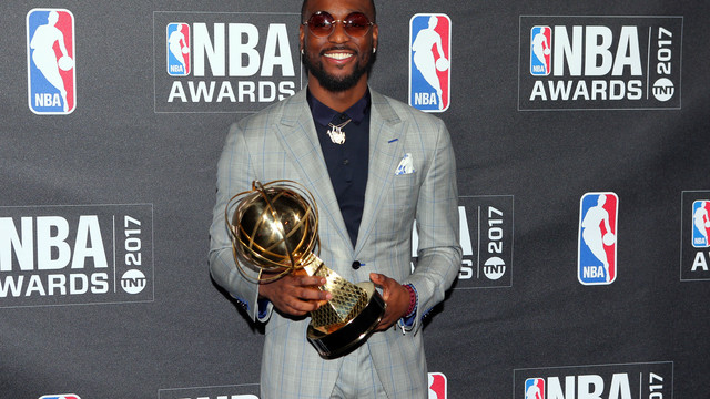 Kemba Walker wins Sportsmanship Award