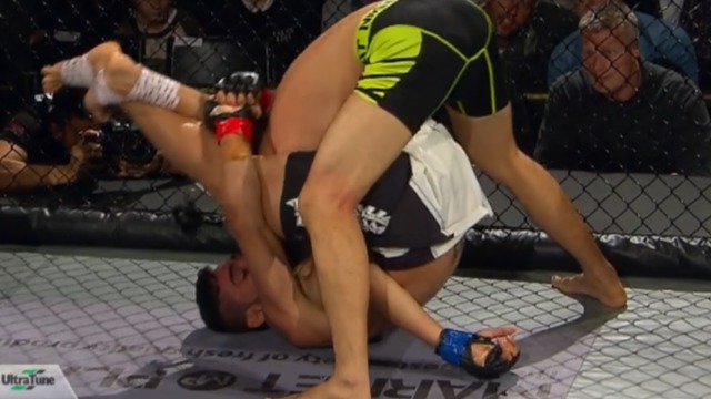 Watch: Fighter scores tapout with rare 'teepee' choke at Australian event