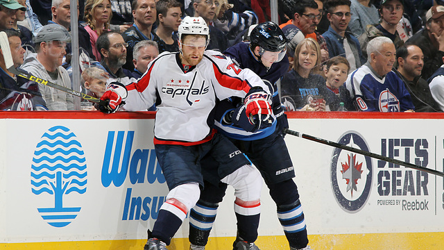 Report: Jets, Canadiens showing strong interest in Alzner