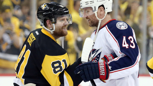 Blue Jackets buy out Scott Hartnell