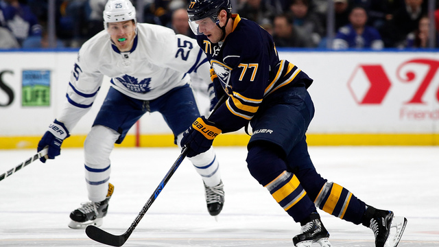 Jets sign Kulikov to 3-year deal