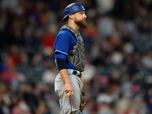 Report: Rangers may be showcasing Lucroy for trade