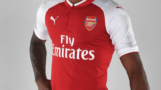 Arsenal stacks attack with club-record Lacazette signing