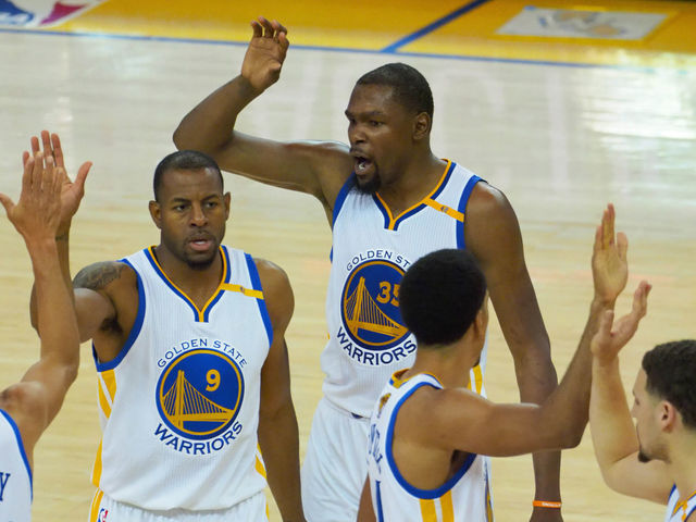 Oddsmaker set Warriors' win total at 67.5