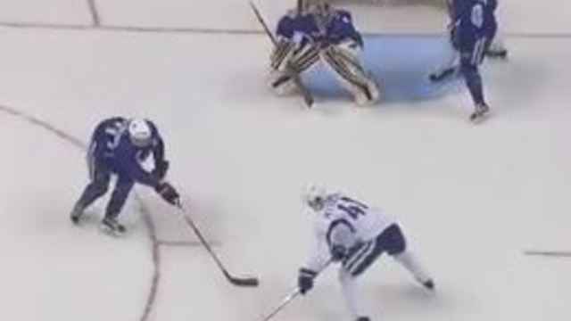 Watch: Canucks' Pettersson puts on show in top prospects game