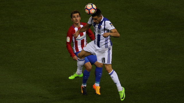 Paris Saint-Germain unveils Berchiche as instant Maxwell replacement