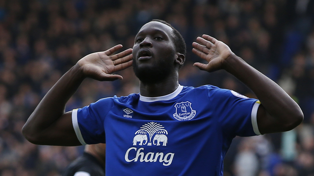 Report: Chelsea matches Manchester United's offer of about £75M for Lukaku