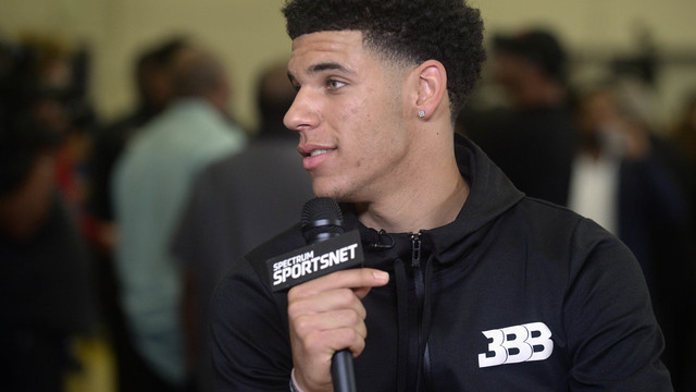 LaVar picks Lonzo for ROY: 'I got the trophy already'