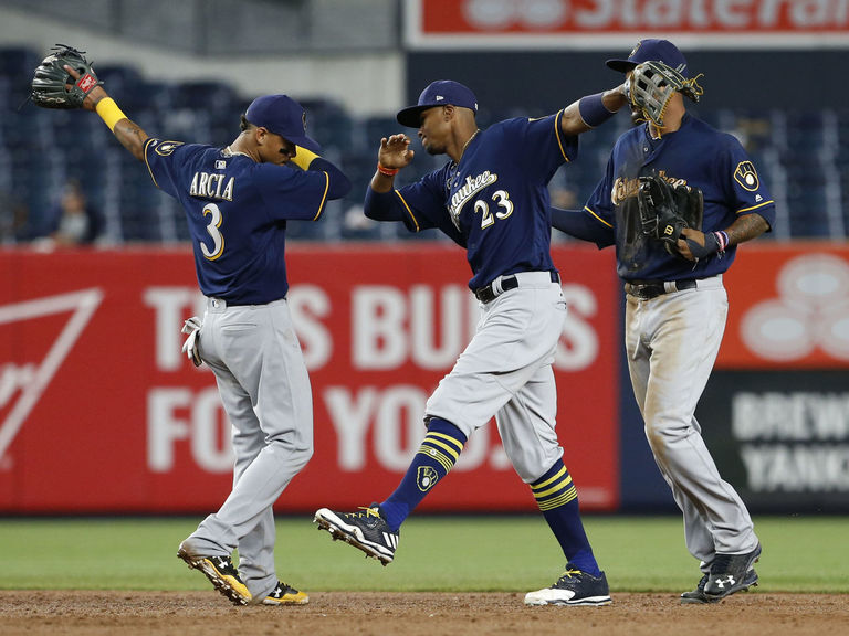 Brewers beat sliding Yankees in the Bronx for 1st time in 21 years