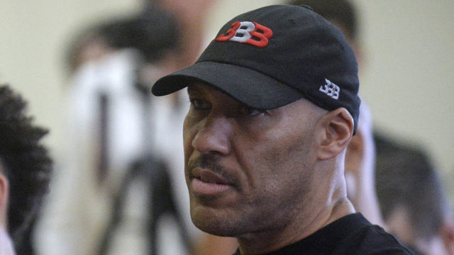 LaVar Ball has 'no second thoughts' about comments to female referee