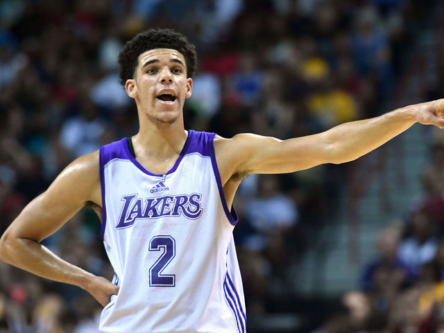 Look: Lonzo test-drives Harden sneakers