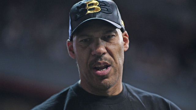 Watch: LaVar Ball loses 4-point shootout to Ice Cube