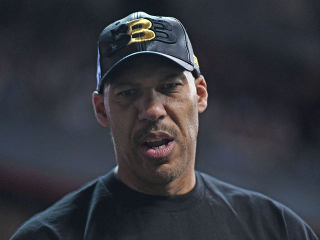 Watch: LaVar Ball loses 4-point shootout to Ice Cube