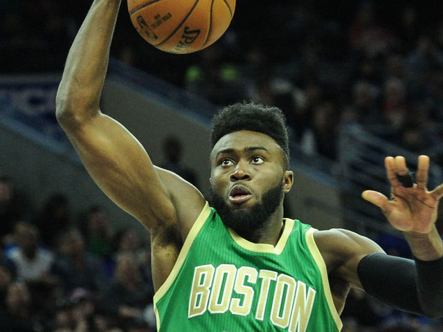Celtics' Brown accepts invite to speak to Harvard students about education