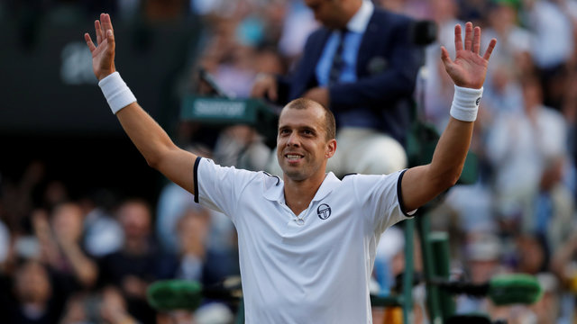 Muller stuns Nadal in marathon 5th set to reach 1st Wimbledon QF