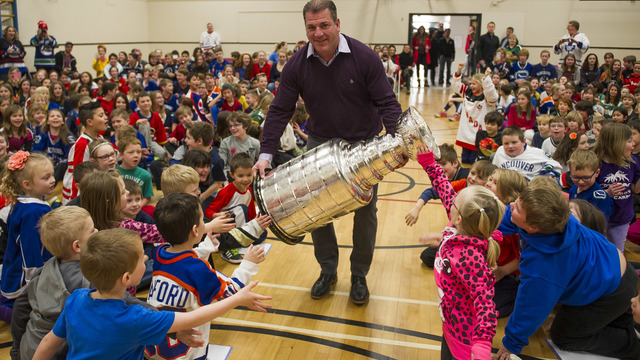 Penguins name Recchi assistant coach after Tocchet leaves