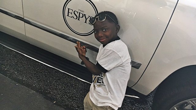 Watch: Saints players congratulate Jarrius on Jimmy V Perseverance Award