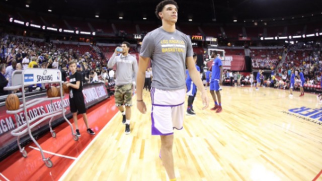 Lonzo ditches ZO2s for Kobes, has monster game at summer league