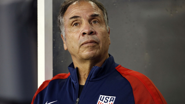 Arena resigns days after USMNT fails to qualify for World Cup